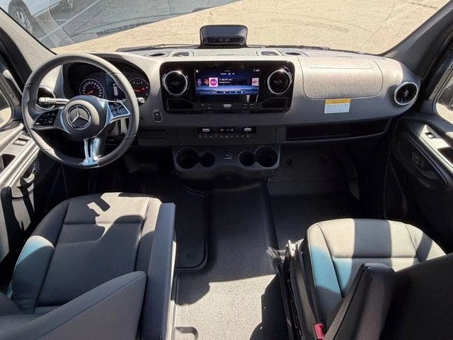 2026 Mercedes-Benz VS30 Sprinter - Image 15 of 21