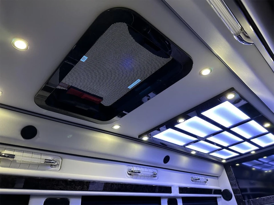 2026 Mercedes-Benz VS30 Sprinter - Image 7 of 10