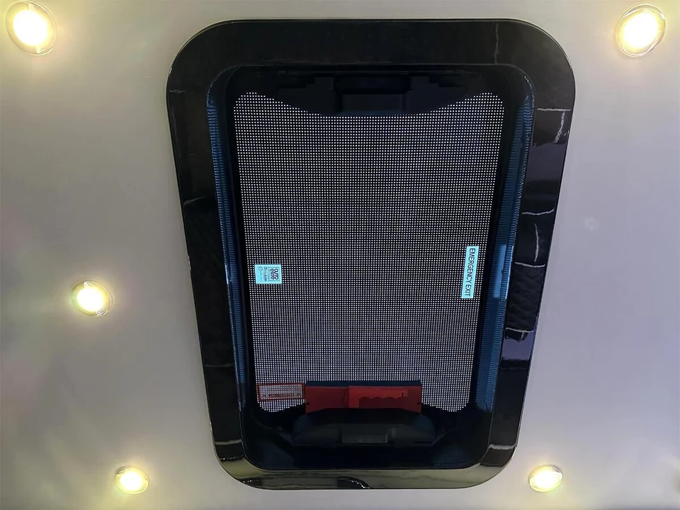 2026 Mercedes-Benz VS30 Sprinter - Image 8 of 10