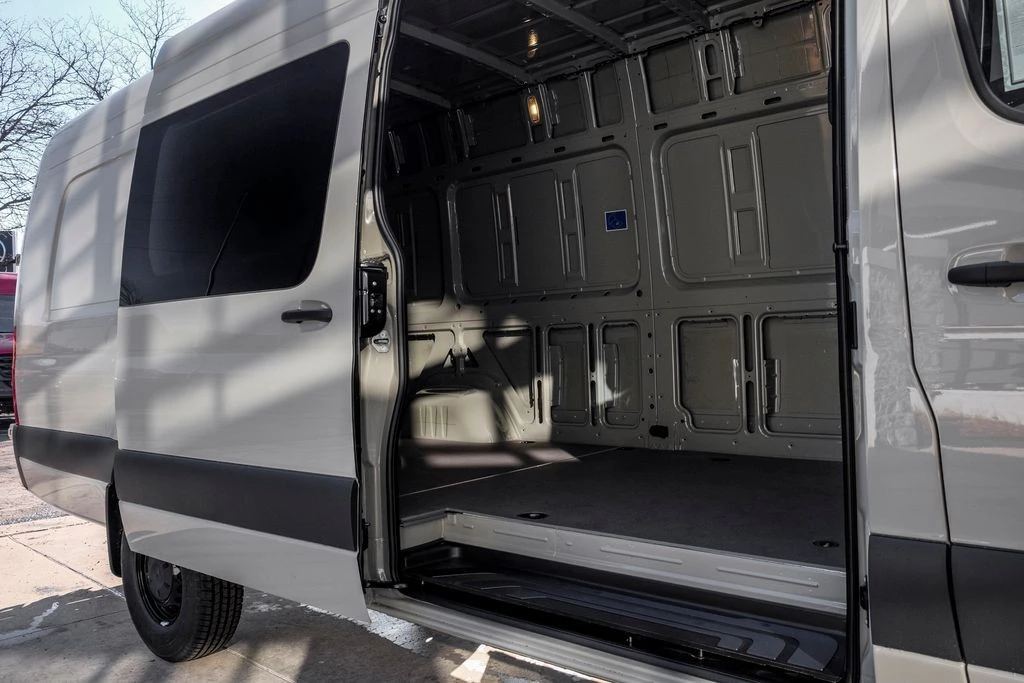 2026 Mercedes-Benz VS30 Sprinter - Image 10 of 21
