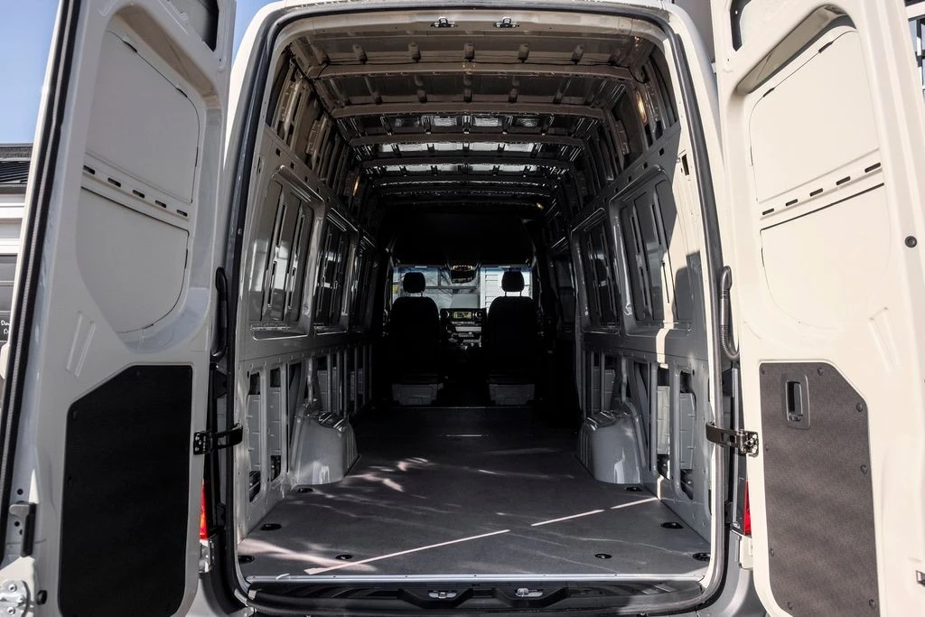 2026 Mercedes-Benz VS30 Sprinter - Image 11 of 21