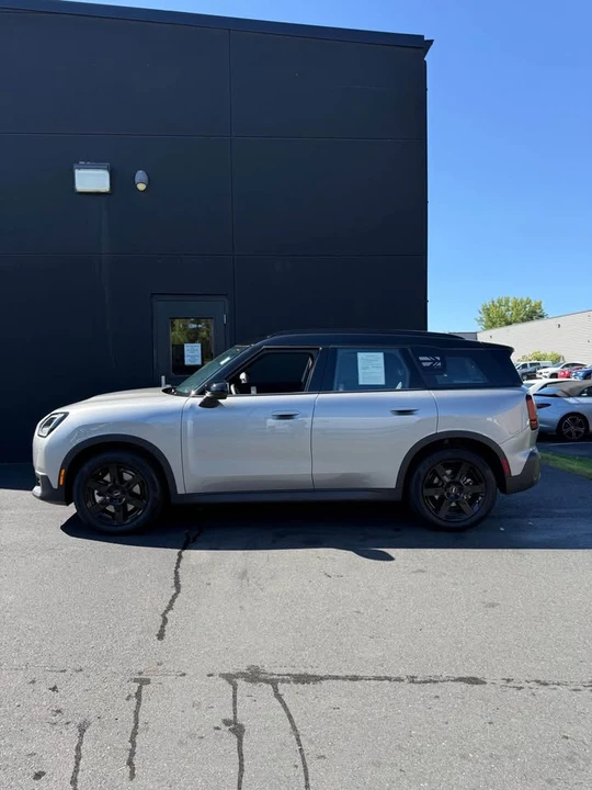 2026 Mini Countryman 3rd Gen - Image 9 of 20
