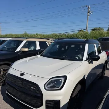 2026 MINI Countryman SE ALL4 JCW