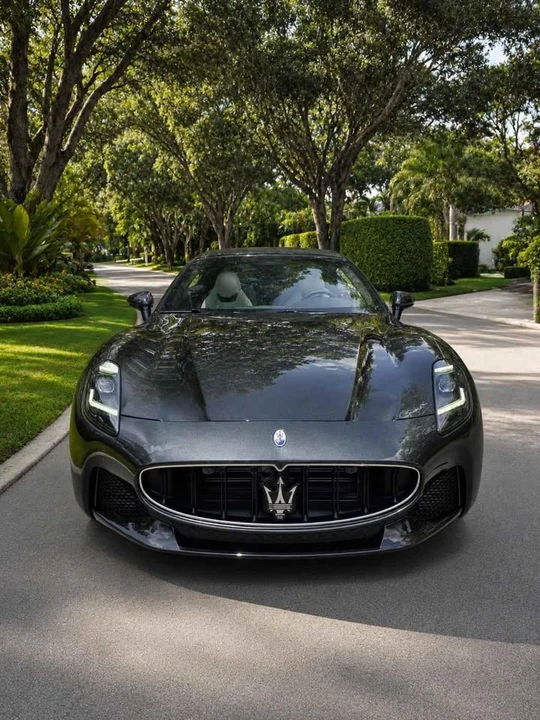 2026 Maserati GranCabrio - Image 4 of 20