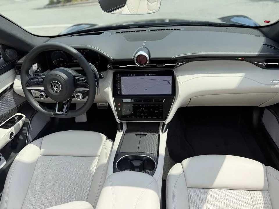 2026 Maserati GranCabrio - Image 3 of 5