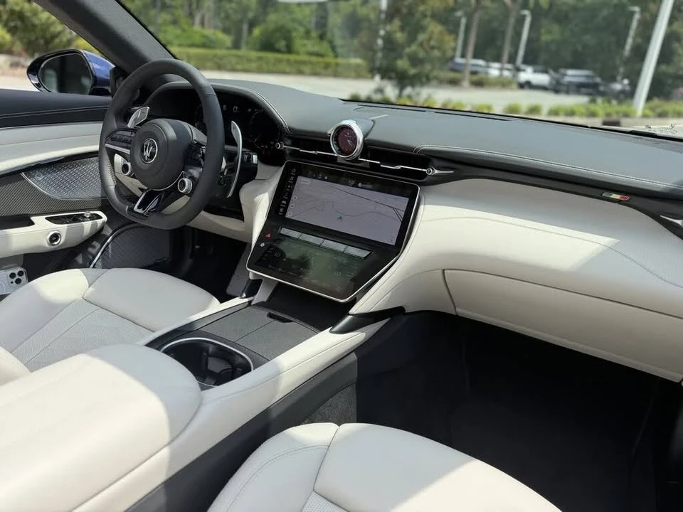2026 Maserati GranCabrio - Image 4 of 5