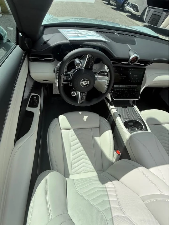 2026 Maserati GranCabrio - Image 15 of 20
