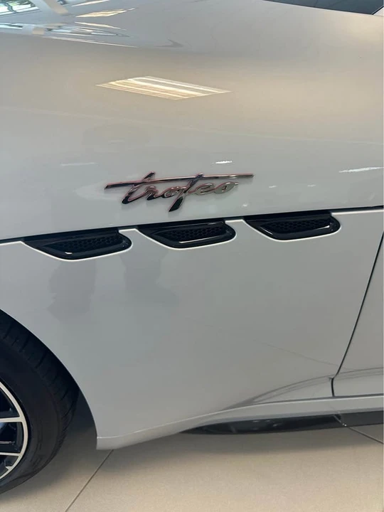 2026 Maserati GranCabrio - Image 9 of 13