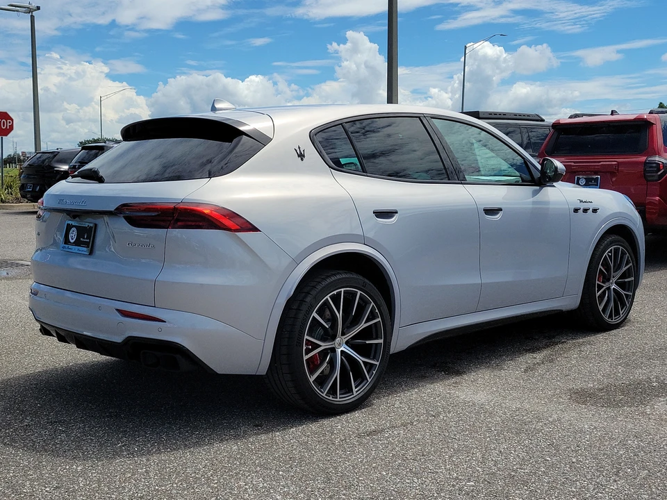 2026 Maserati Grecale - Image 4 of 31