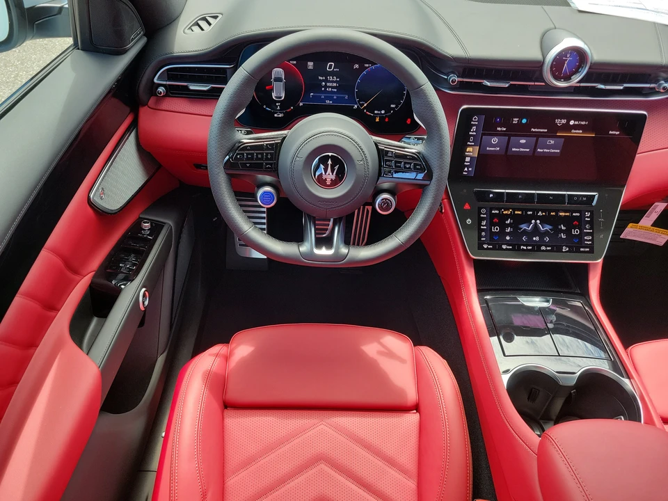 2026 Maserati Grecale - Image 16 of 31