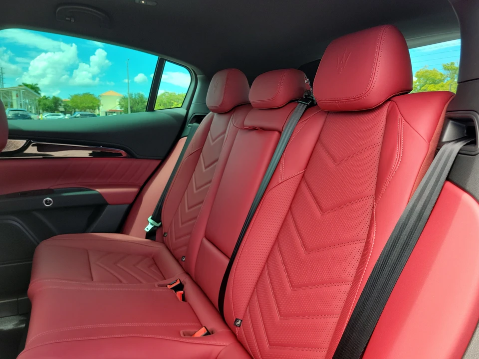 2026 Maserati Grecale - Image 12 of 31
