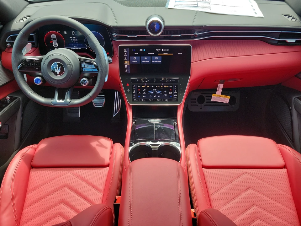 2026 Maserati Grecale - Image 15 of 31