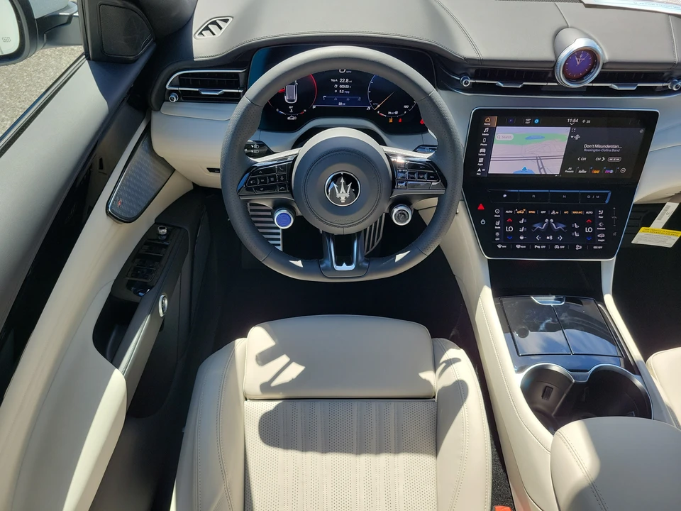 2026 Maserati Grecale - Image 16 of 31
