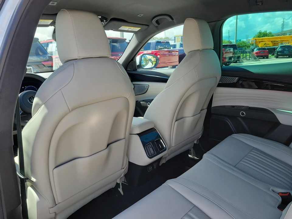 2026 Maserati Grecale - Image 13 of 31