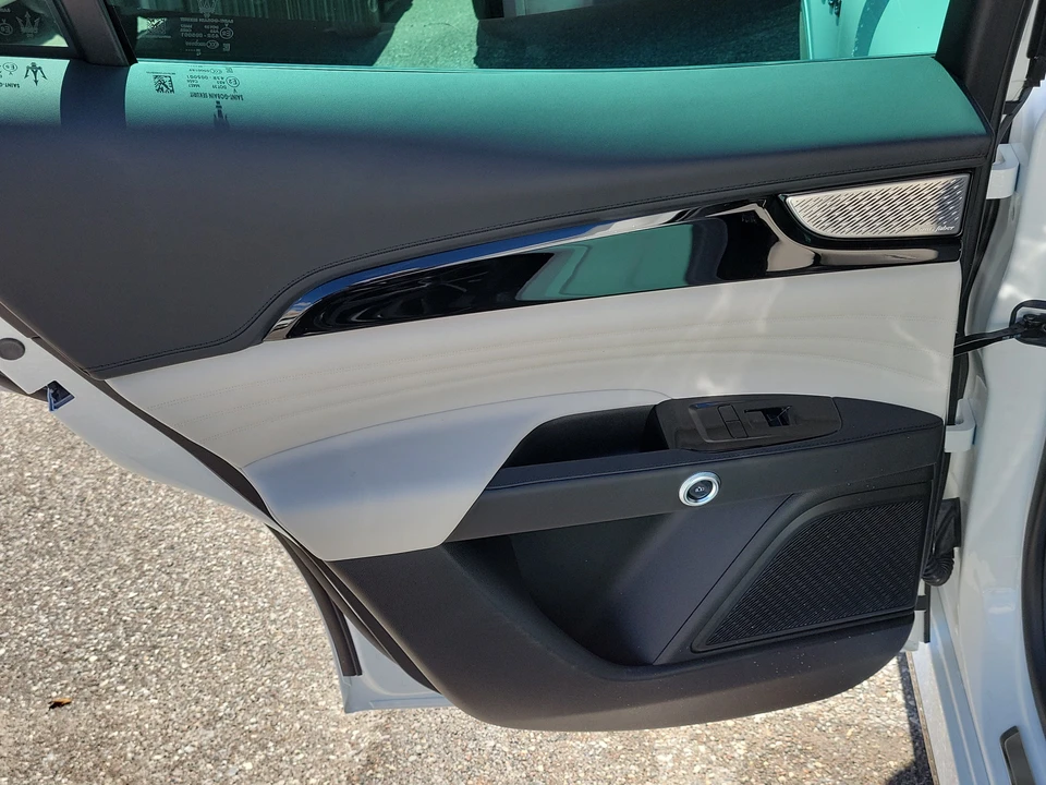 2026 Maserati Grecale - Image 11 of 31