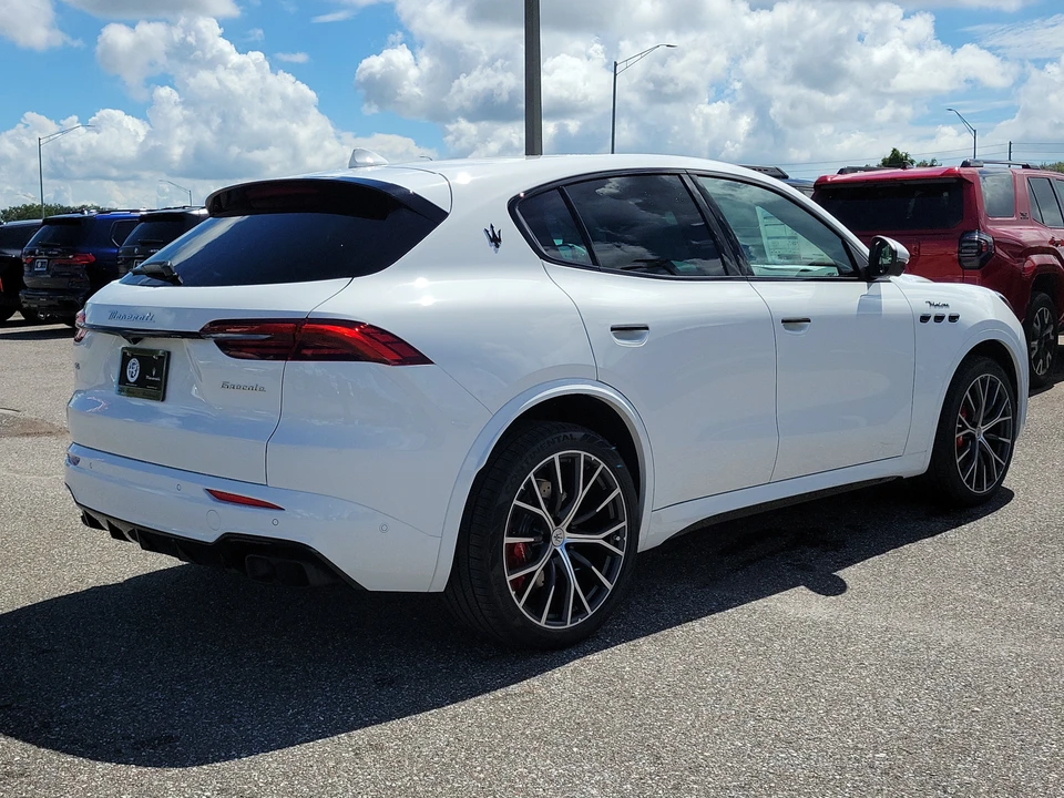 2026 Maserati Grecale - Image 4 of 31
