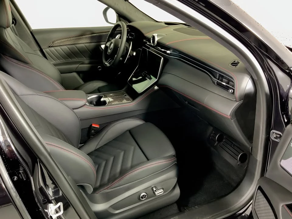 2026 Maserati Grecale - Image 13 of 18