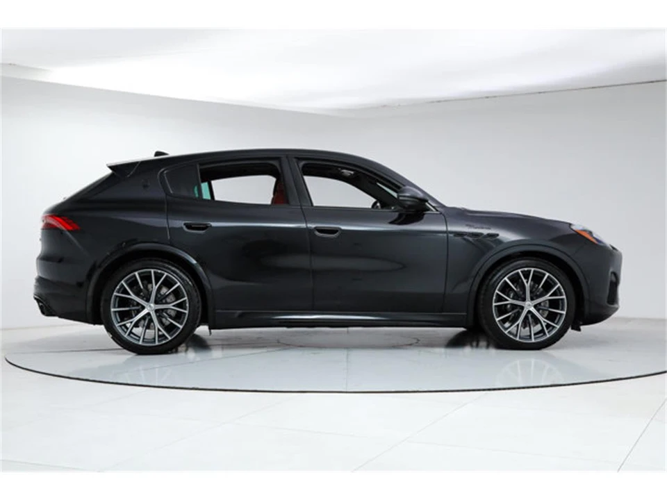 2026 Maserati Grecale - Image 6 of 21