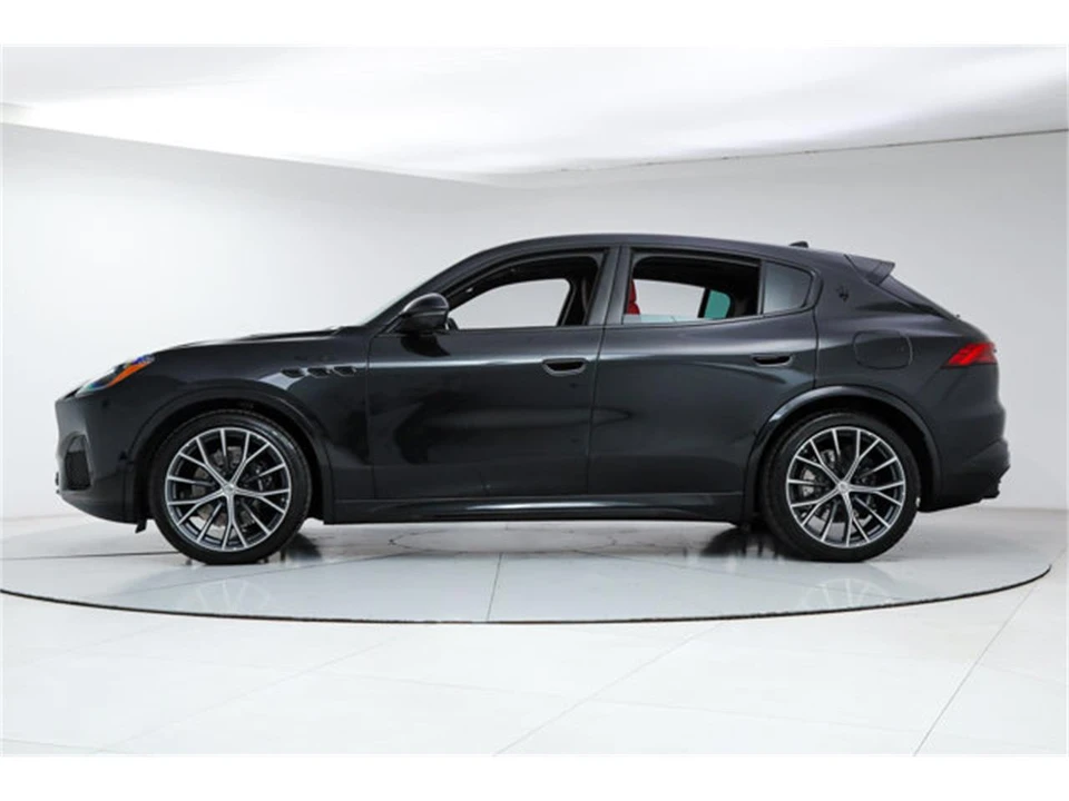 2026 Maserati Grecale - Image 2 of 21