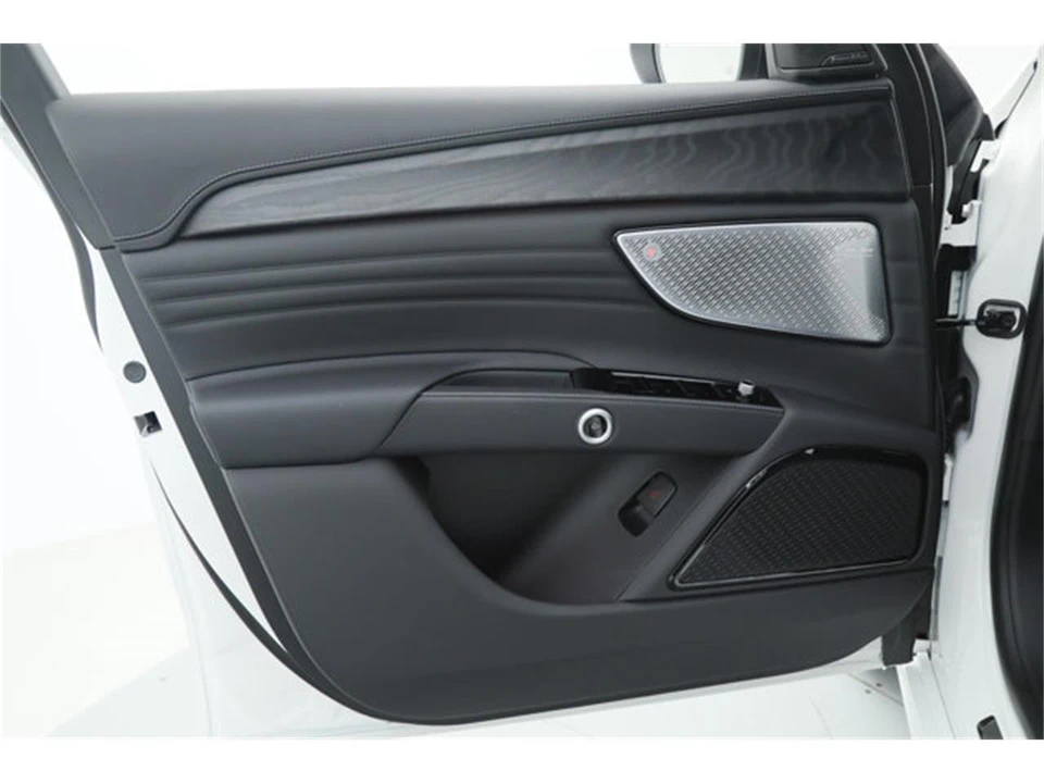 2026 Maserati Grecale - Image 14 of 20