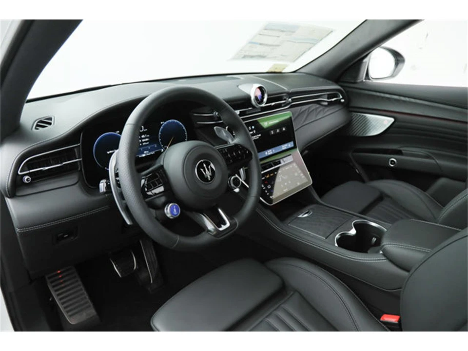 2026 Maserati Grecale - Image 16 of 20