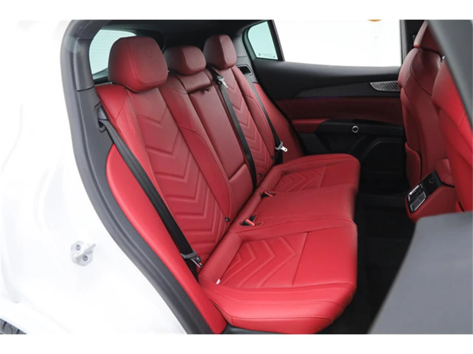 2026 Maserati Grecale - Image 13 of 20
