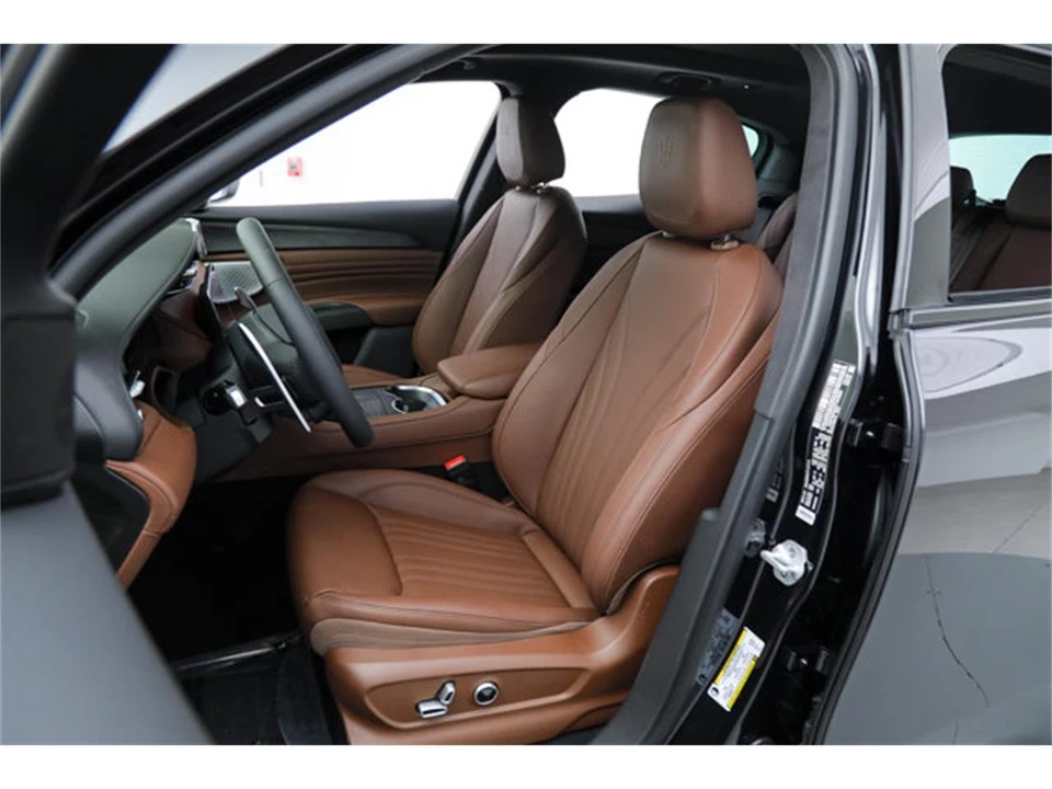 2026 Maserati Grecale - Image 17 of 22