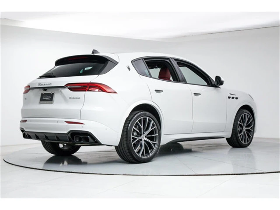 2026 Maserati Grecale - Image 5 of 21