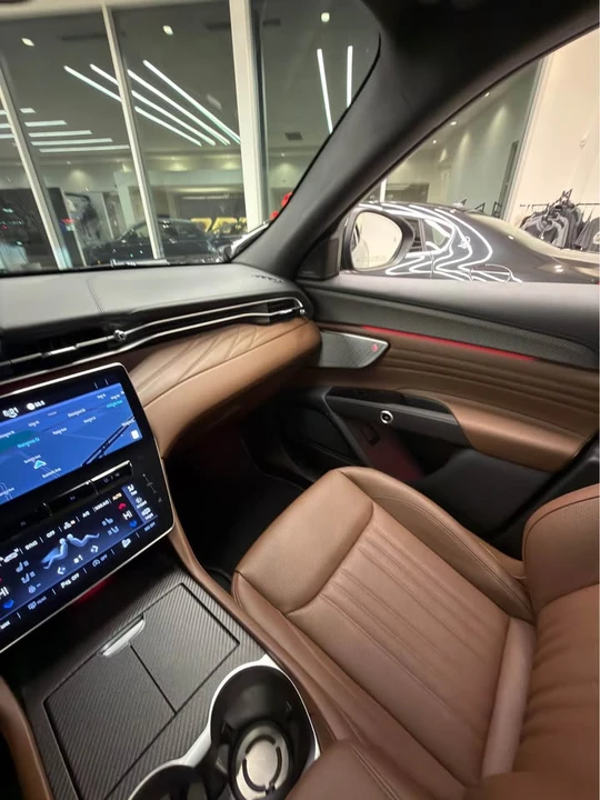 2026 Maserati Grecale - Image 13 of 18
