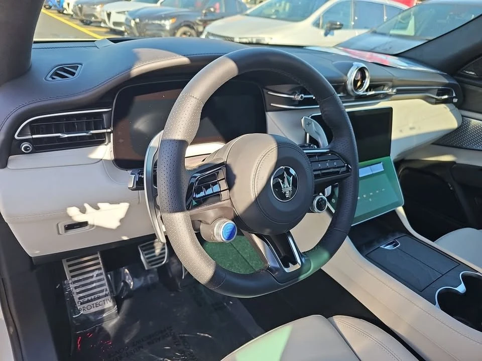 2026 Maserati Grecale - Image 16 of 20