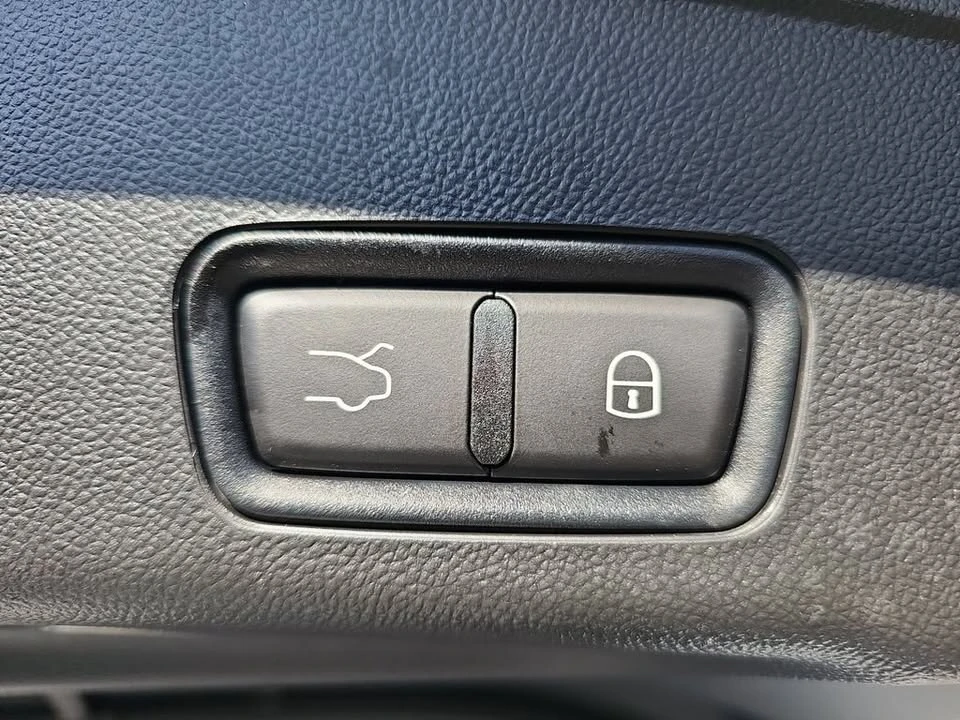 2026 Maserati Grecale - Image 13 of 20