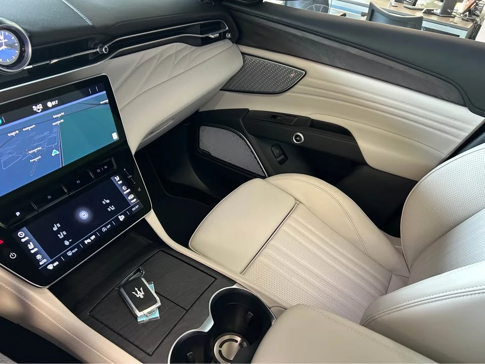 2026 Maserati Grecale - Image 10 of 15