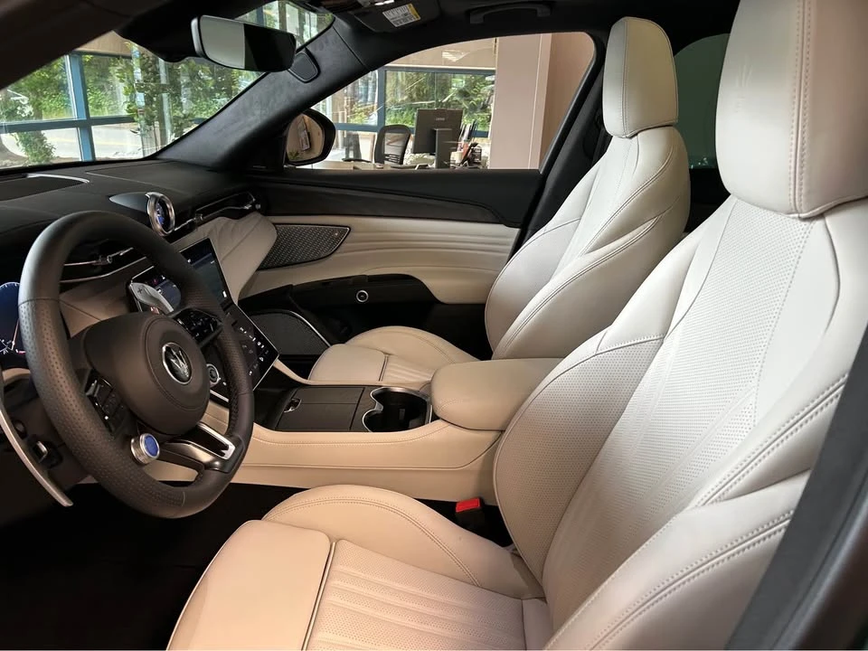 2026 Maserati Grecale - Image 8 of 15