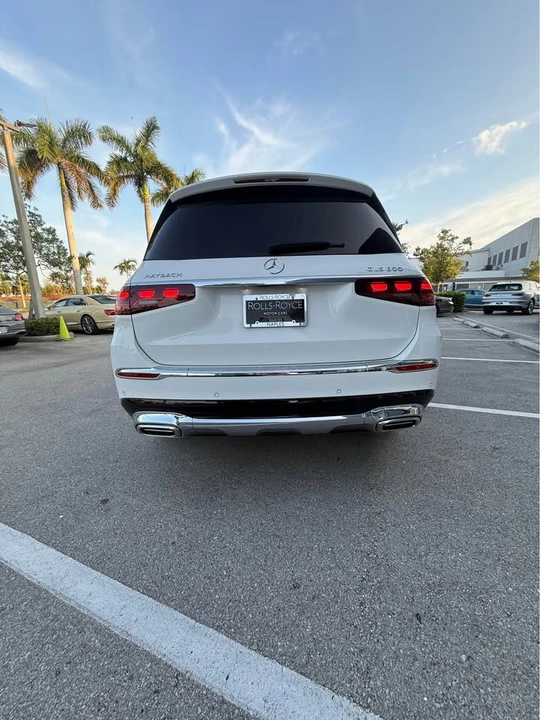 2026 Maybach - Image 4 of 21
