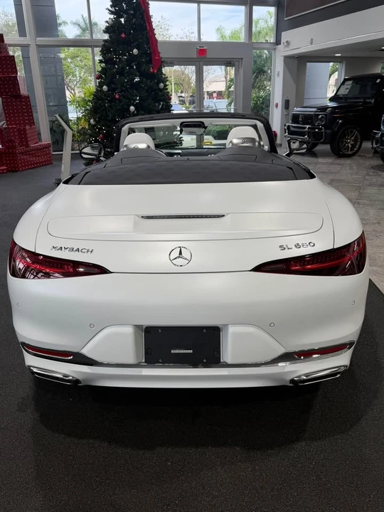 2026 Maybach - Image 4 of 8