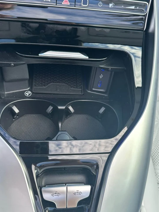 2026 Maybach - Image 15 of 20