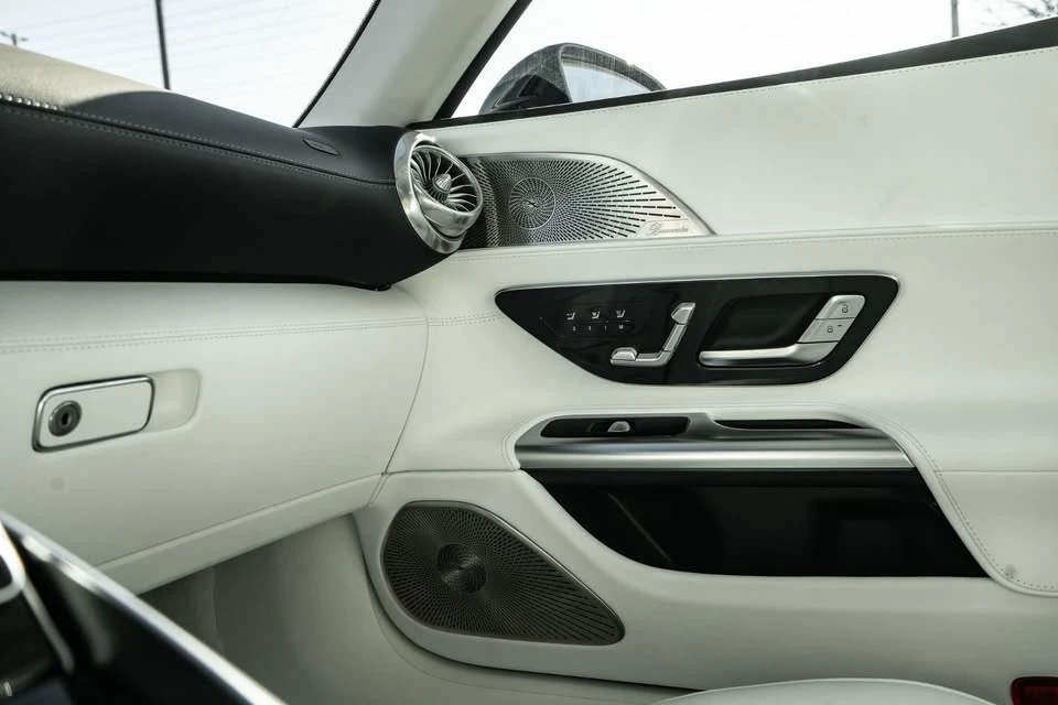 2026 Maybach - Image 19 of 19
