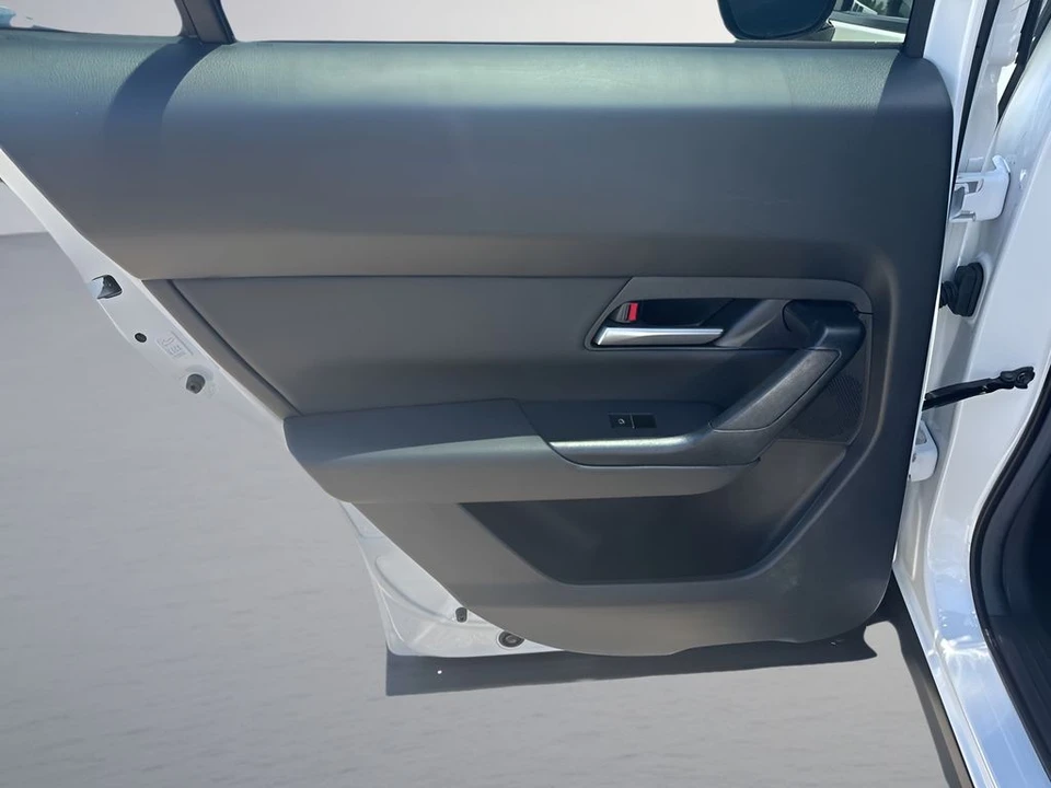 2026 Mazda CX-50 - Image 16 of 31