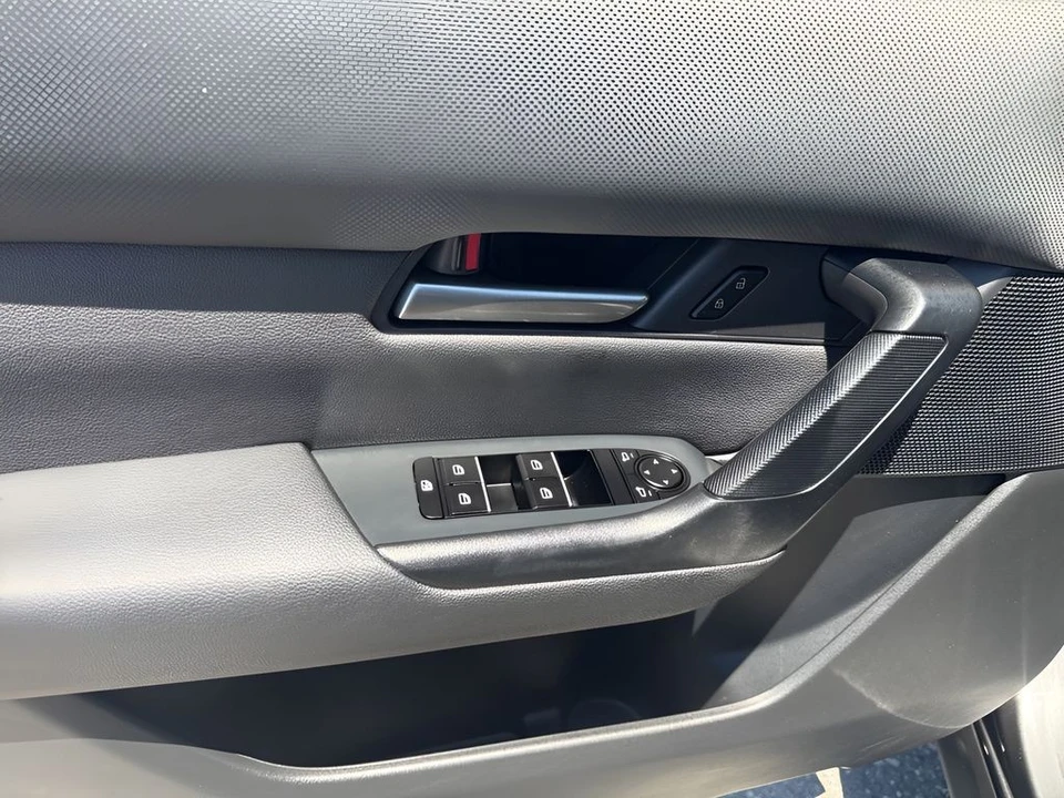 2026 Mazda CX-50 - Image 27 of 31
