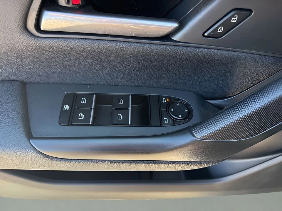 2026 Mazda CX-50 - Image 28 of 31