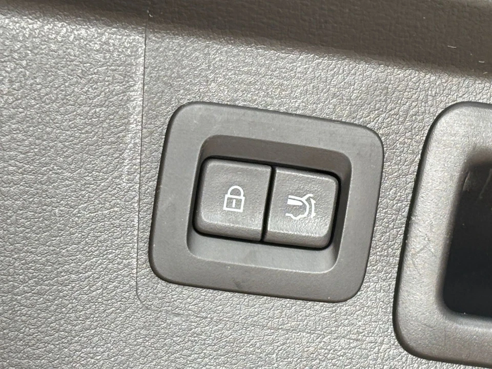 2026 Mazda CX-50 - Image 24 of 31