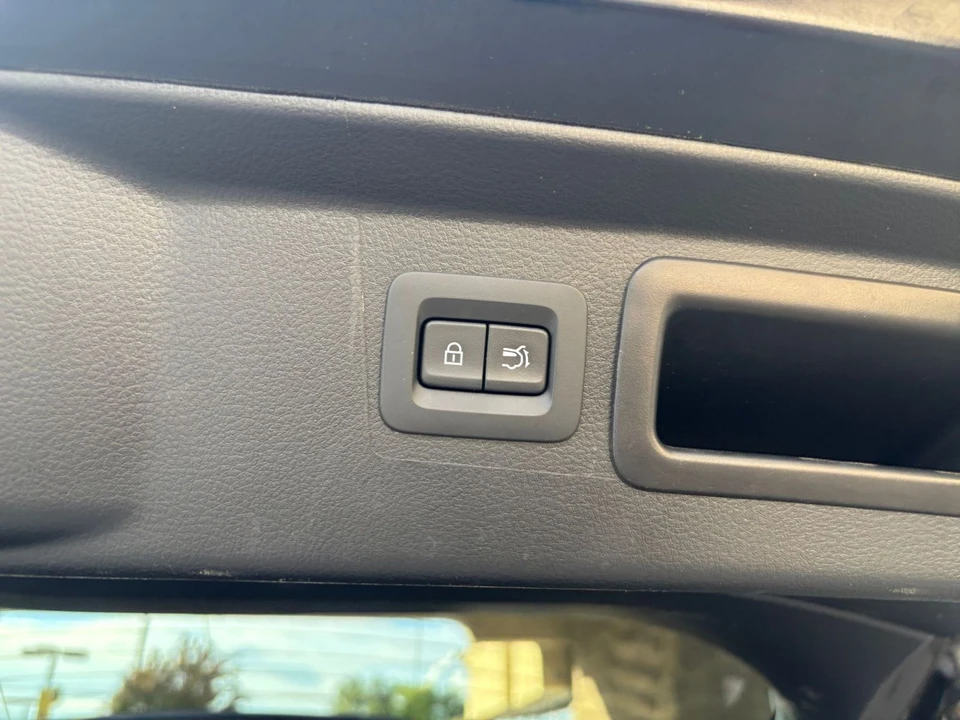 2026 Mazda CX-50 - Image 24 of 31