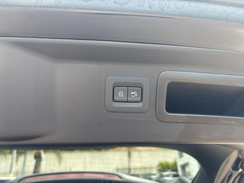 2026 Mazda CX-50 - Image 24 of 31