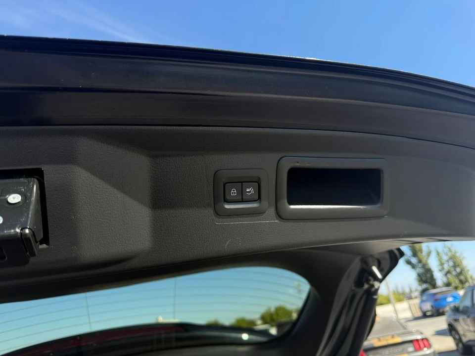2026 Mazda CX-50 - Image 24 of 31