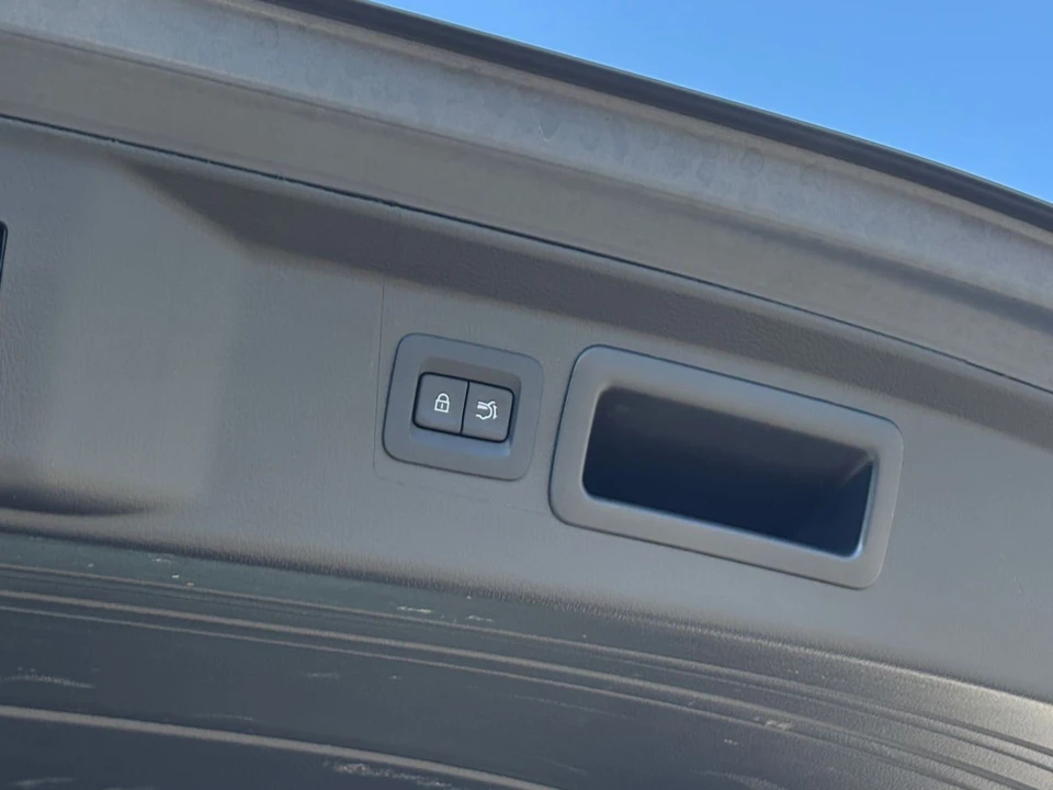 2026 Mazda CX-50 - Image 24 of 31