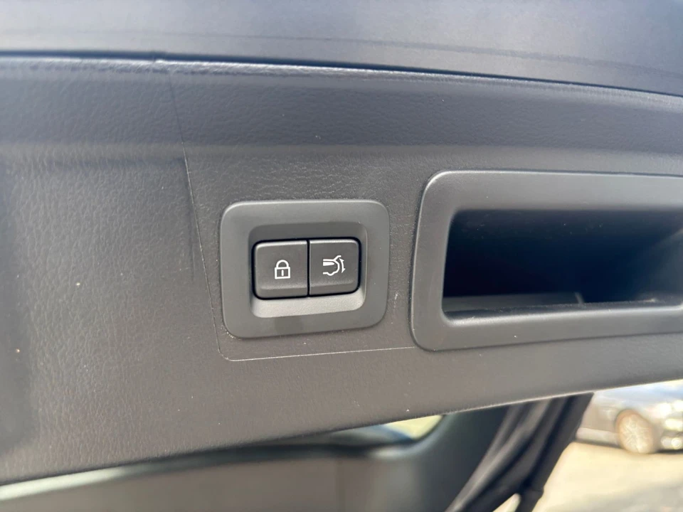2026 Mazda CX-50 - Image 24 of 31