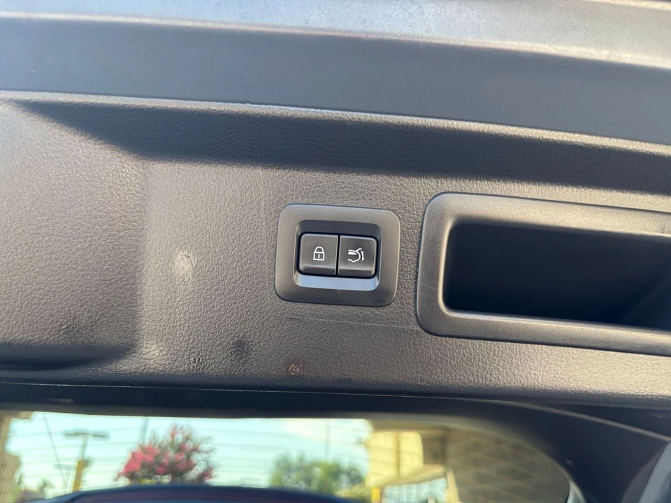 2026 Mazda CX-50 - Image 25 of 31