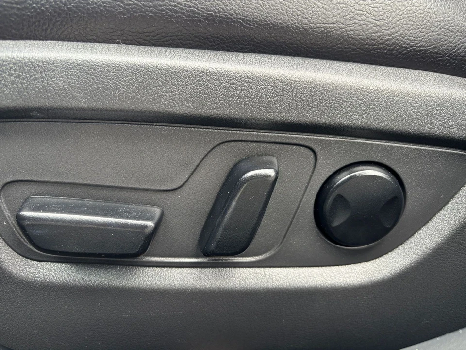 2026 Mazda CX-50 - Image 24 of 31