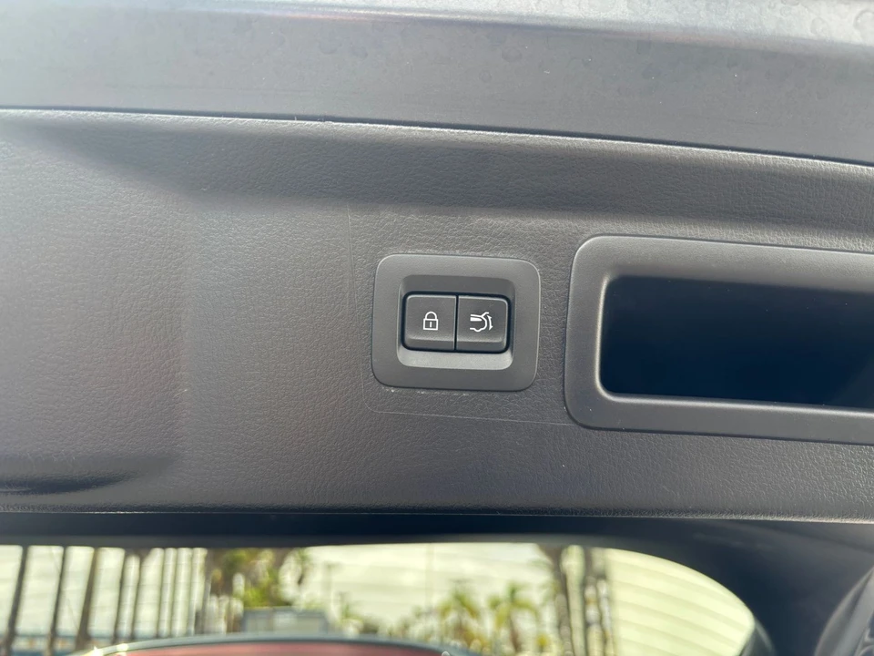 2026 Mazda CX-50 - Image 25 of 31