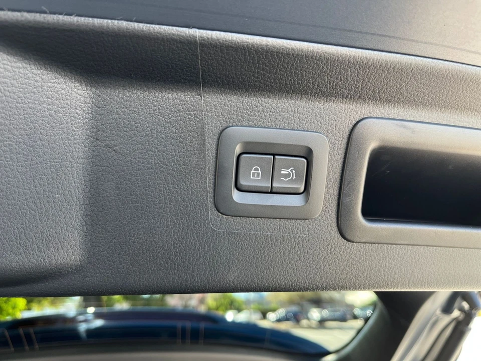 2026 Mazda CX-50 - Image 24 of 31